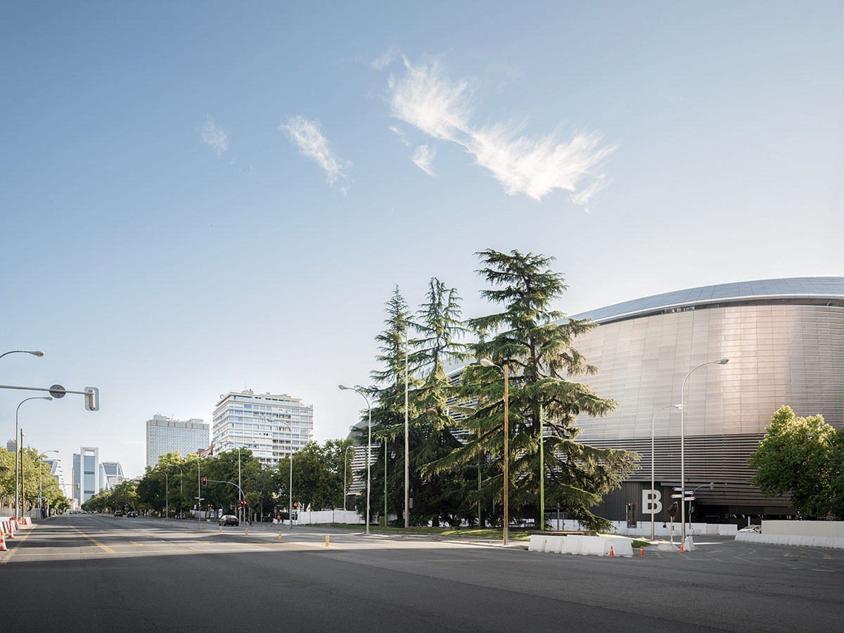 gmp completes the conversion of Santiago Bernabéu stadium with curved stainless steel in Madrid 