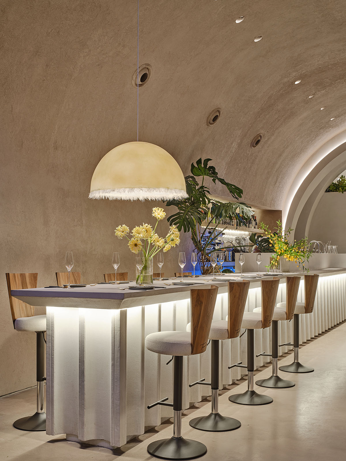 Liang Architecture Studio reflects natural forms and beauty of flowers in Tomacado restaurant