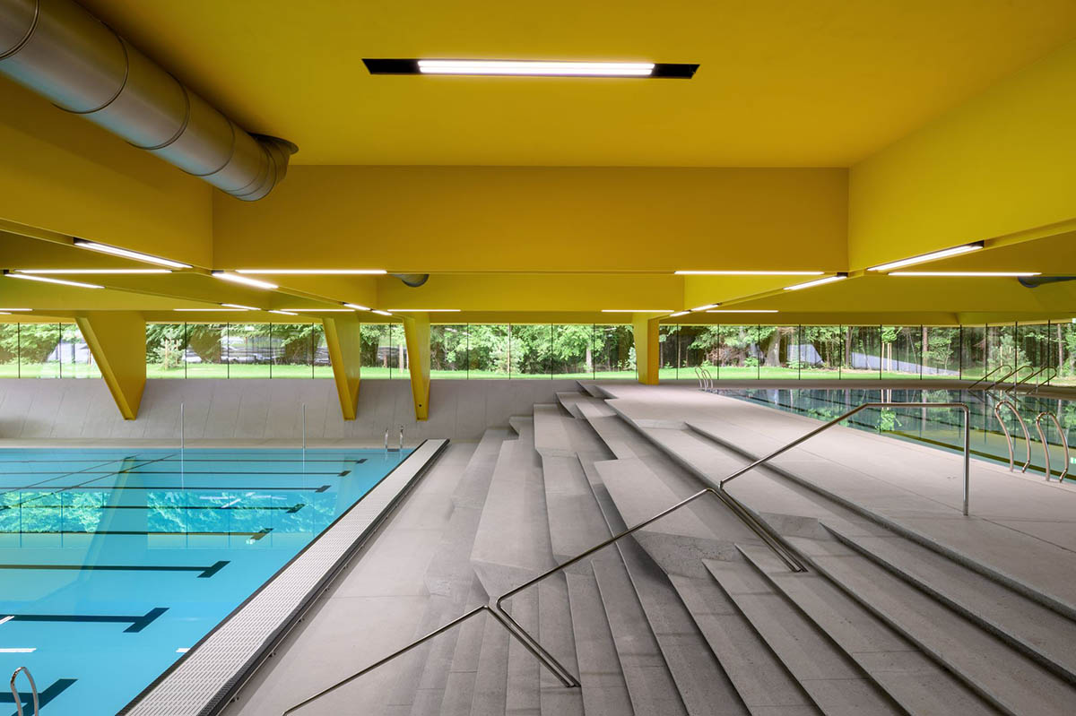 Enota completes swimming pool with low floating roof in Slovenia
