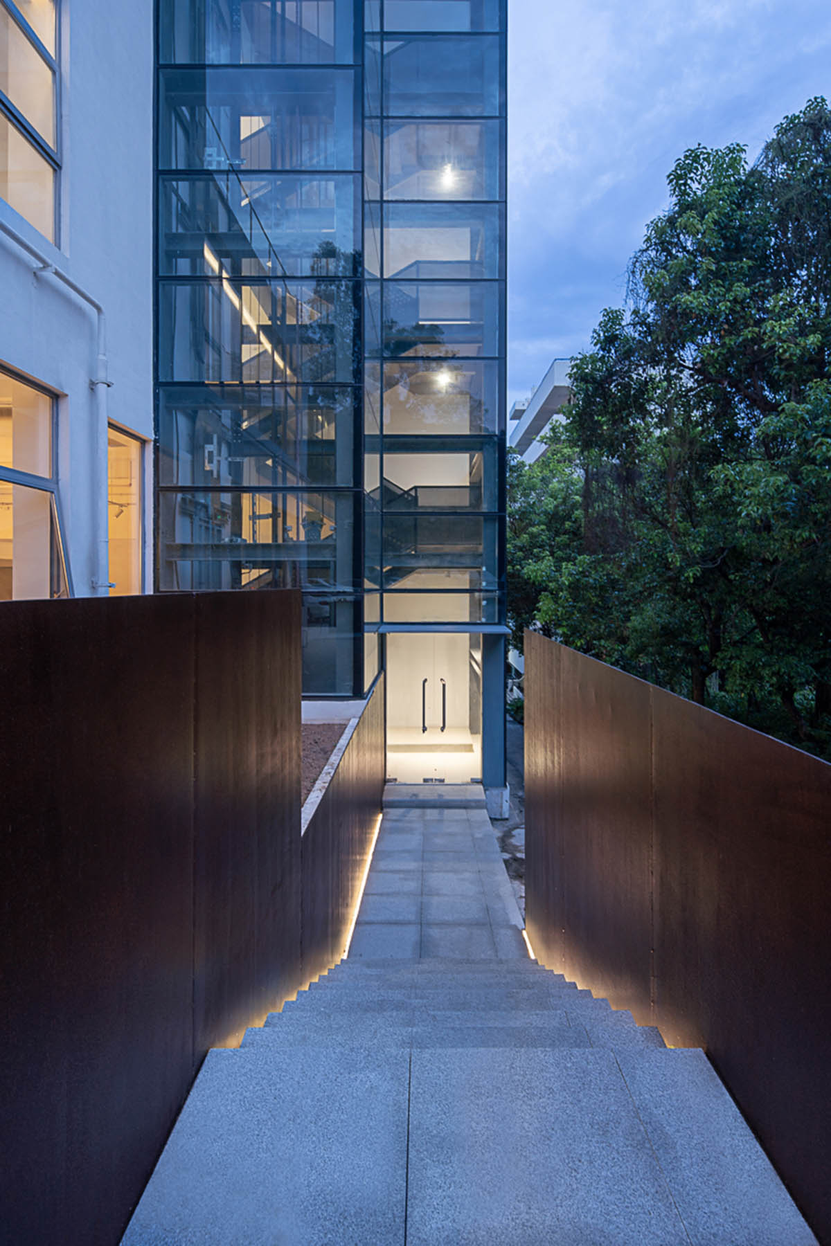 Onexn Architects completes The Mountain View in Shenzhen, China