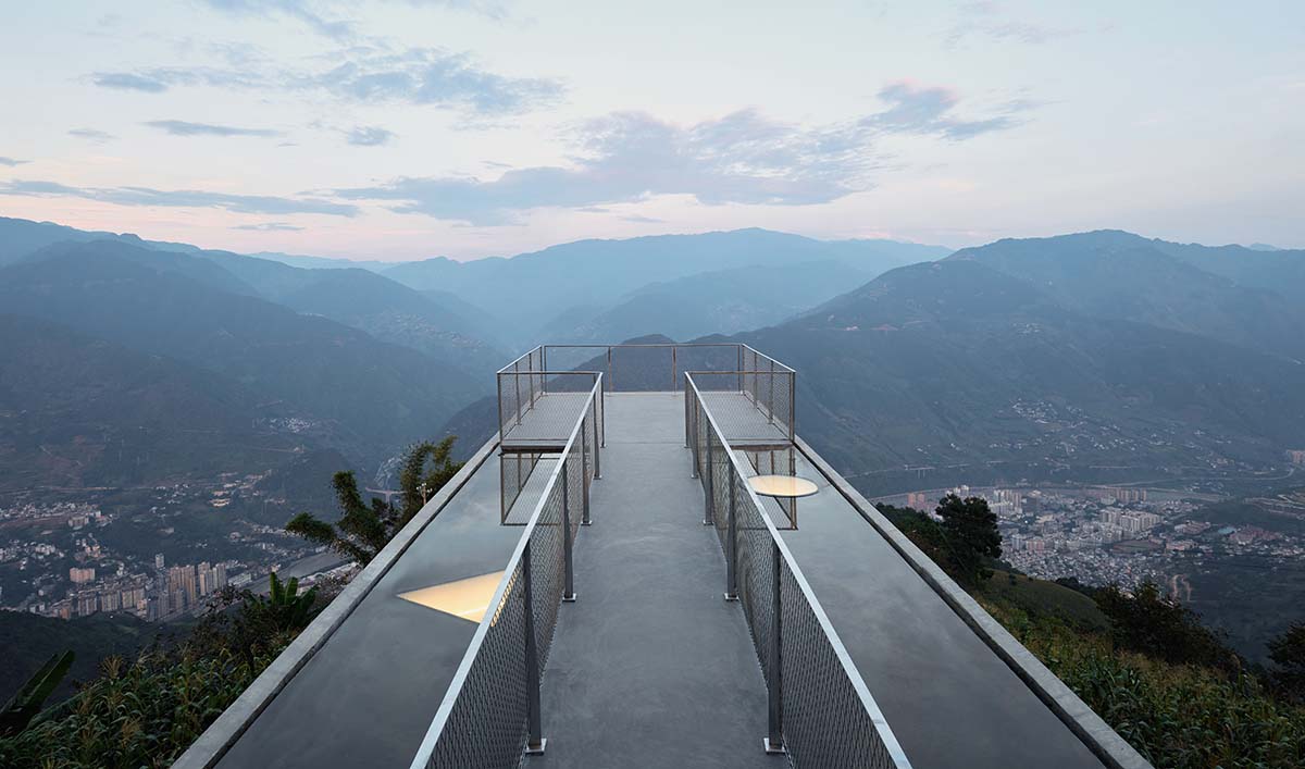 TAO completes concrete bookstore with protruding structure on a steep slope in China 