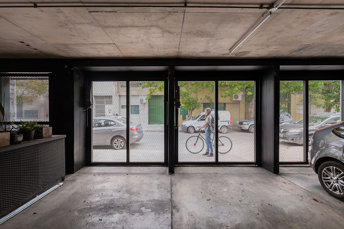 Mariela Marchisio, Cristián Nanzer and Germán Margherit complete Tríptico Building in Córdoba