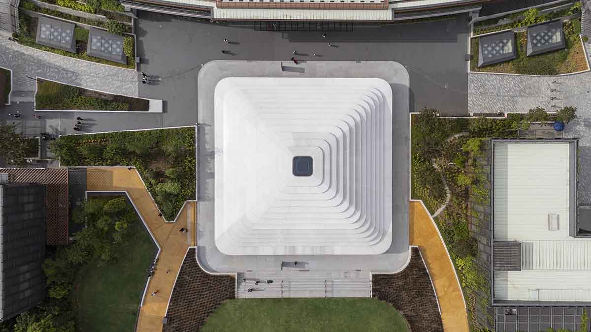 Foster + Partners creates three-dimensional layered roof for Apple's new store in Malaysia