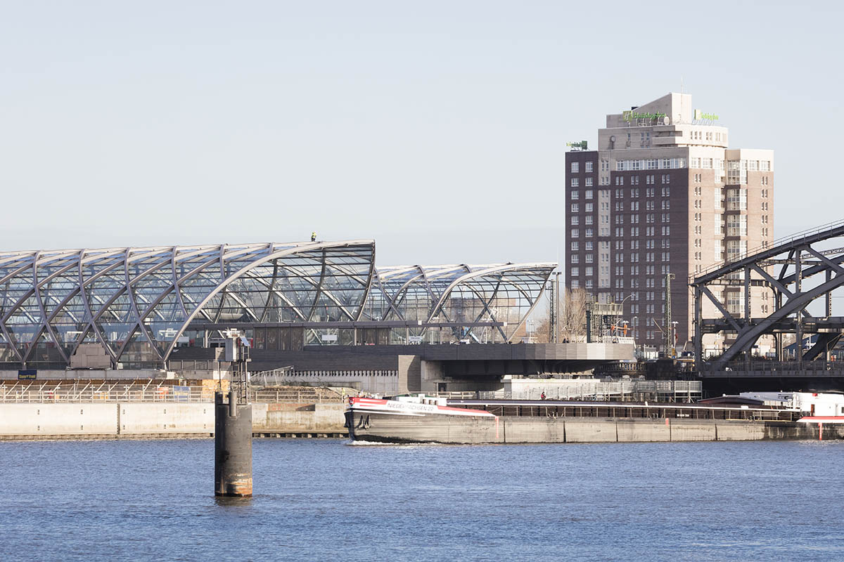 Elbbrücken Underground and Metropolitan Railway Stations Completed in Hamburg