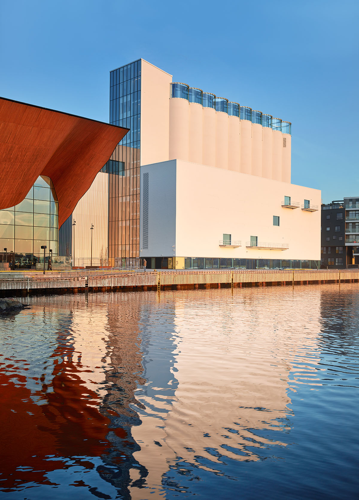BAX, Mestres Wåge Arquitectes and Mendoza Partida unveil Kunstsilo, a new Nordic art museum