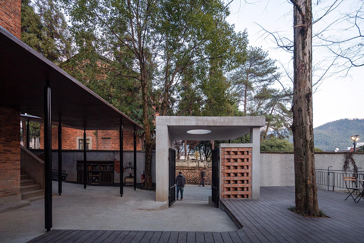 y.ad studio converts former hospital and old factory dormitories into homestay hotel in China