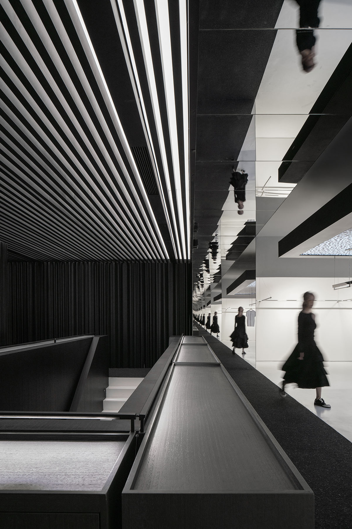 Various Associates integrates giant variable screens to interiors of fashion boutique in Chengdu