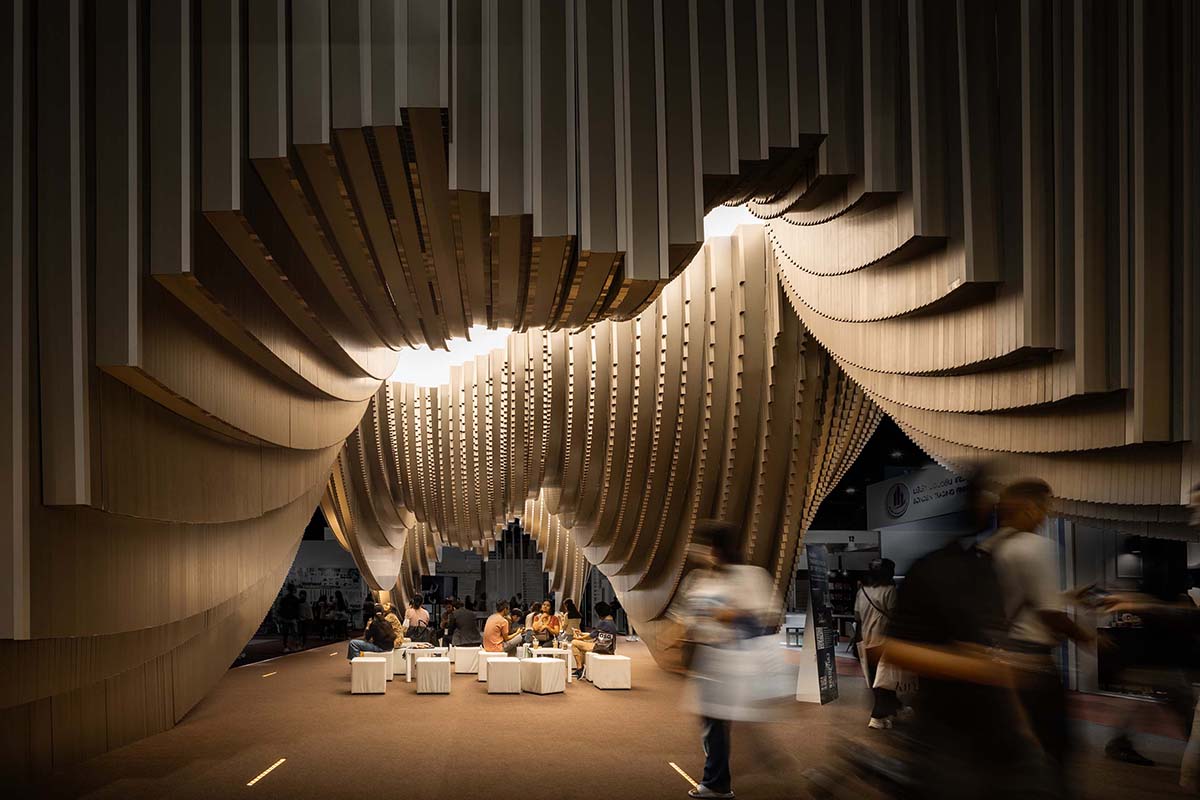 HAS design and research creates public ground interior from disc-like aluminum rods in Bangkok