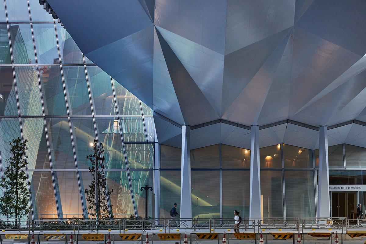 OMA completes its first project in Tokyo, Toranomon Hills Station Tower 