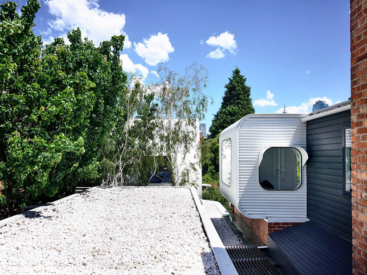 Austin Maynard Architects extends existing terraced home with corrugated steel pavilion