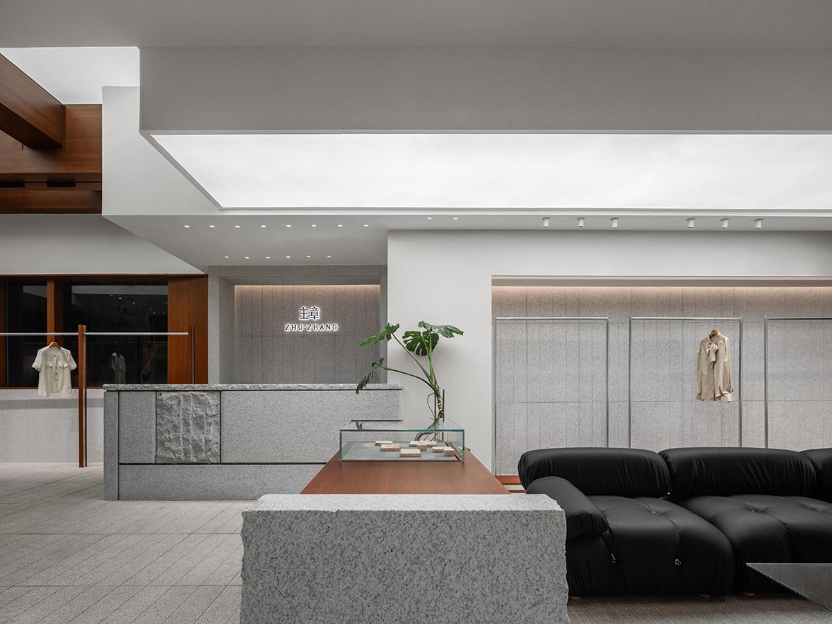 LubanEra·Design completes retail store breaking spatial constraints with dynamic form and symbiosis