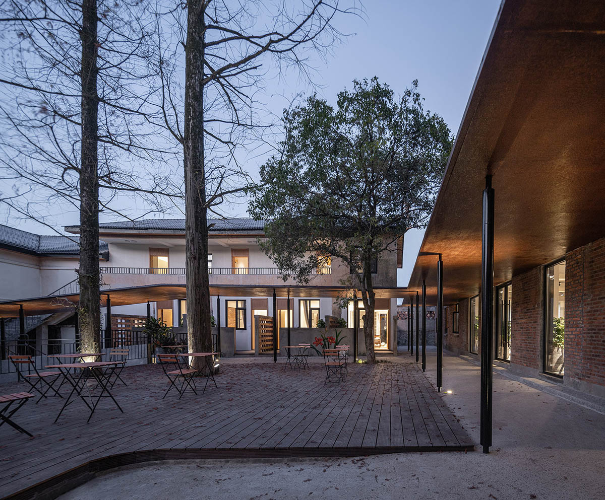 y.ad studio converts former hospital and old factory dormitories into homestay hotel in China