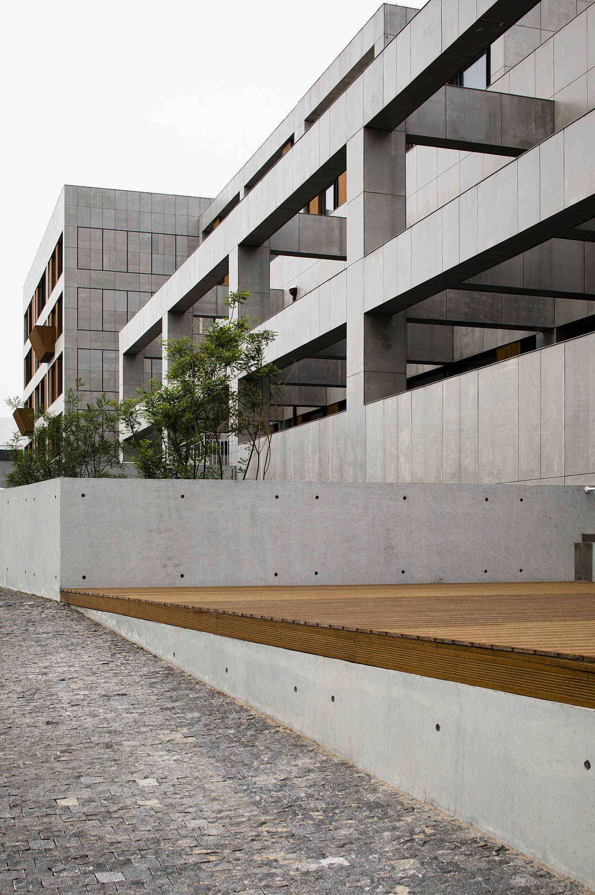 y.ad studio completes production center for clothing industry in Cangzhou, China