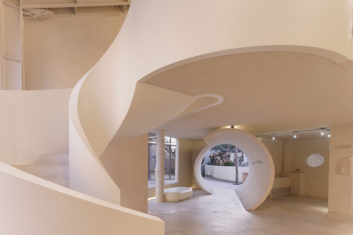 TRI-ORANGE DESIGN converts old industrial building into a photography studio in China 