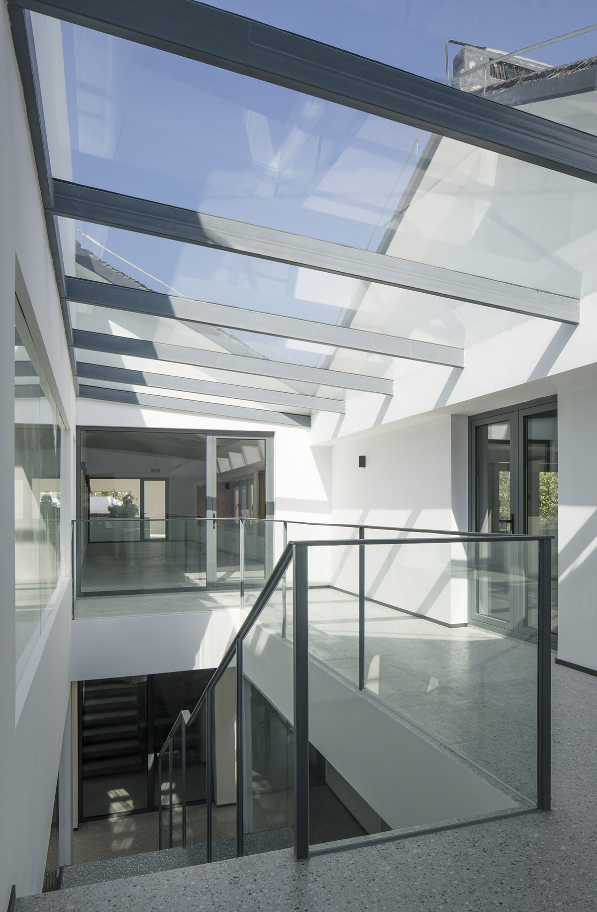 y.ad studio converts office building into a light-filled conference center in Kunshan