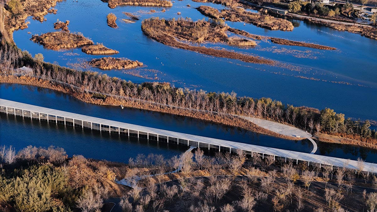 Junya Ishigami+Associates built one-kilometre-long museum on a manmade lake in China 