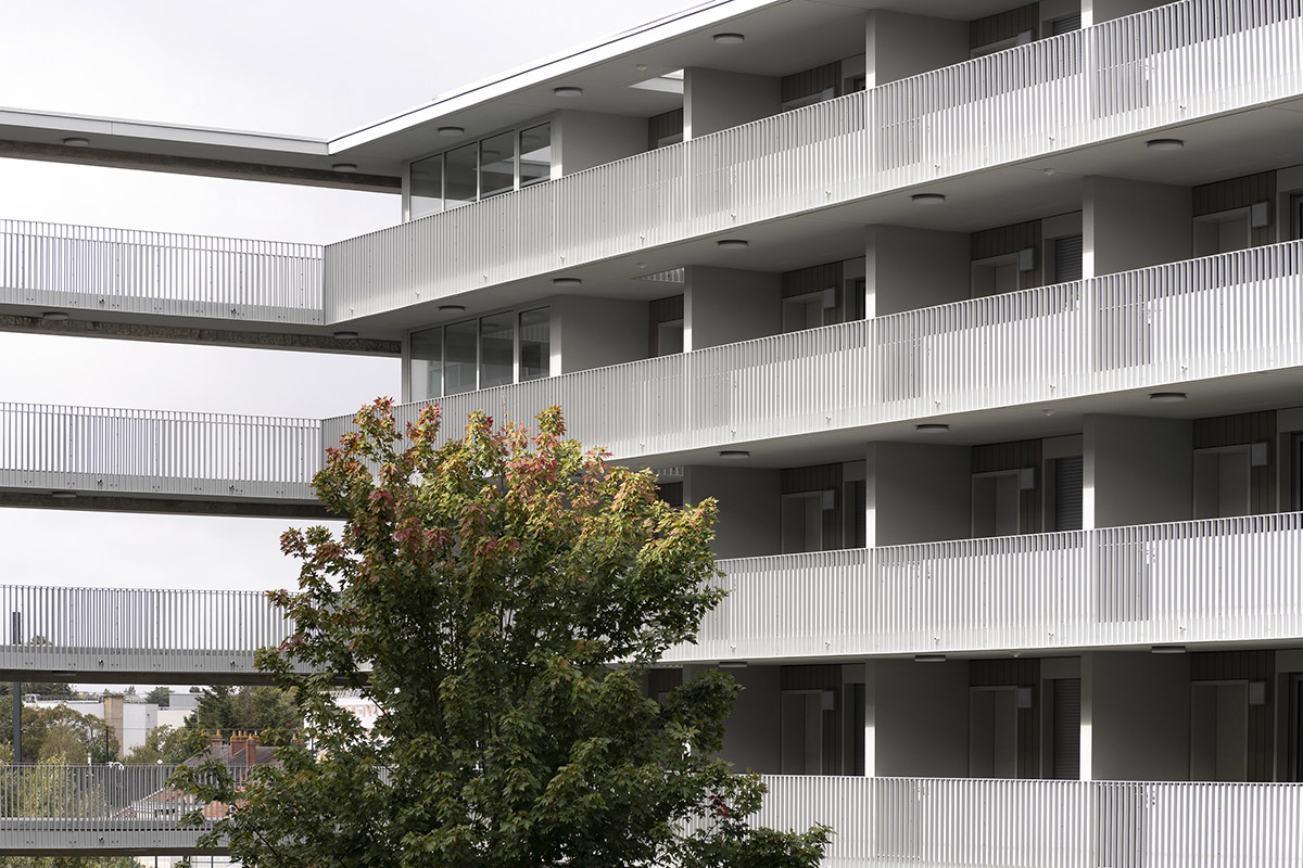 KAAN Architecten completes a compact mixed-use building with a domestic vibe in Nantes, France