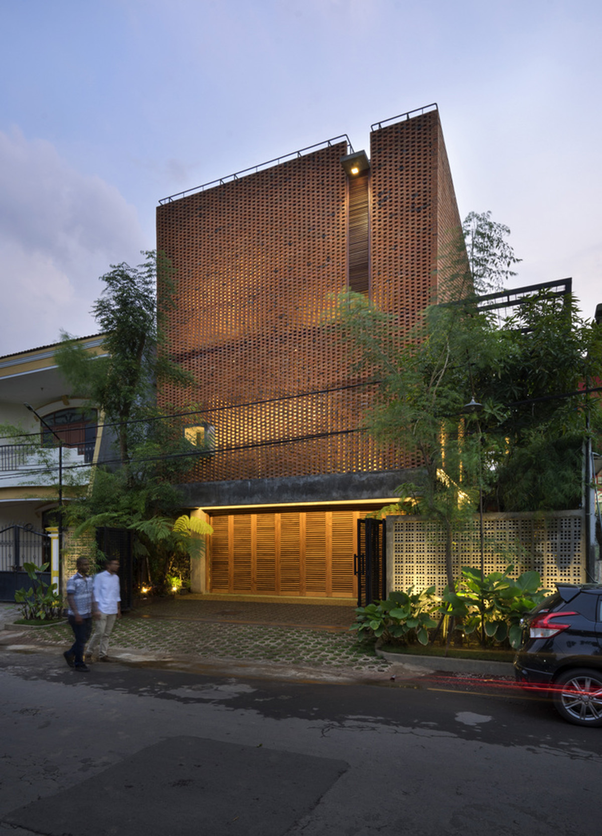 Andyrahman Architect creates different brick motifs for Omah Boto House in Indonesia
