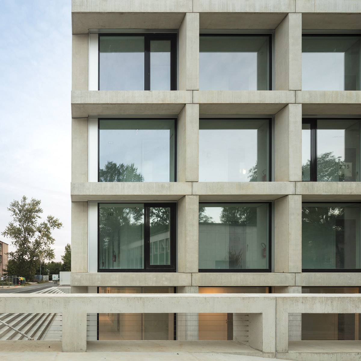 KAAN Architecten completes Science Institute with gridded fa&ccedil;ade within the Paris-Saclay Campus