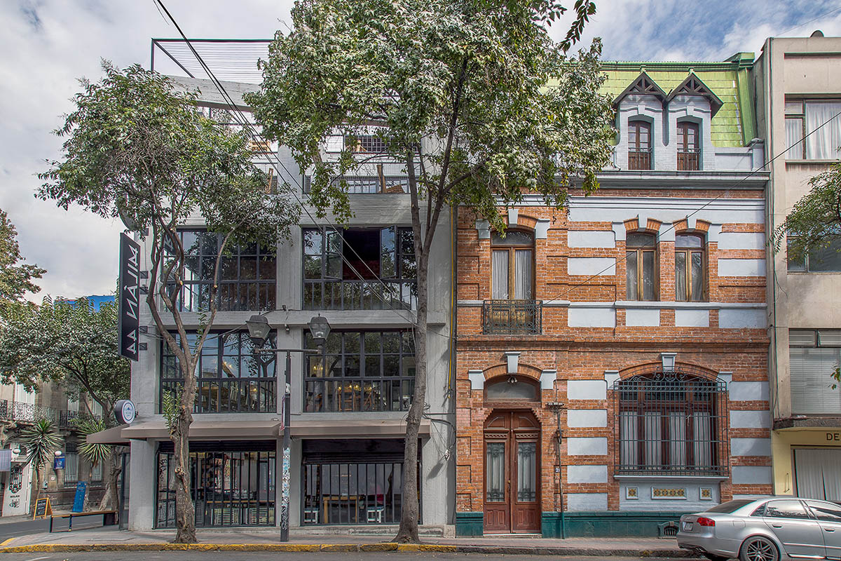 Francisco Pardo Arquitecto converts old auto-parts warehouse into a vibrant local market in Mexico