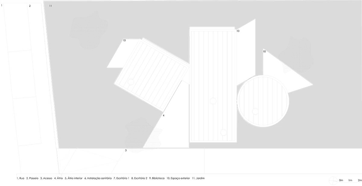 Nelson Resende Arquitecto merges different volumes for office building in agricultural land of Arada