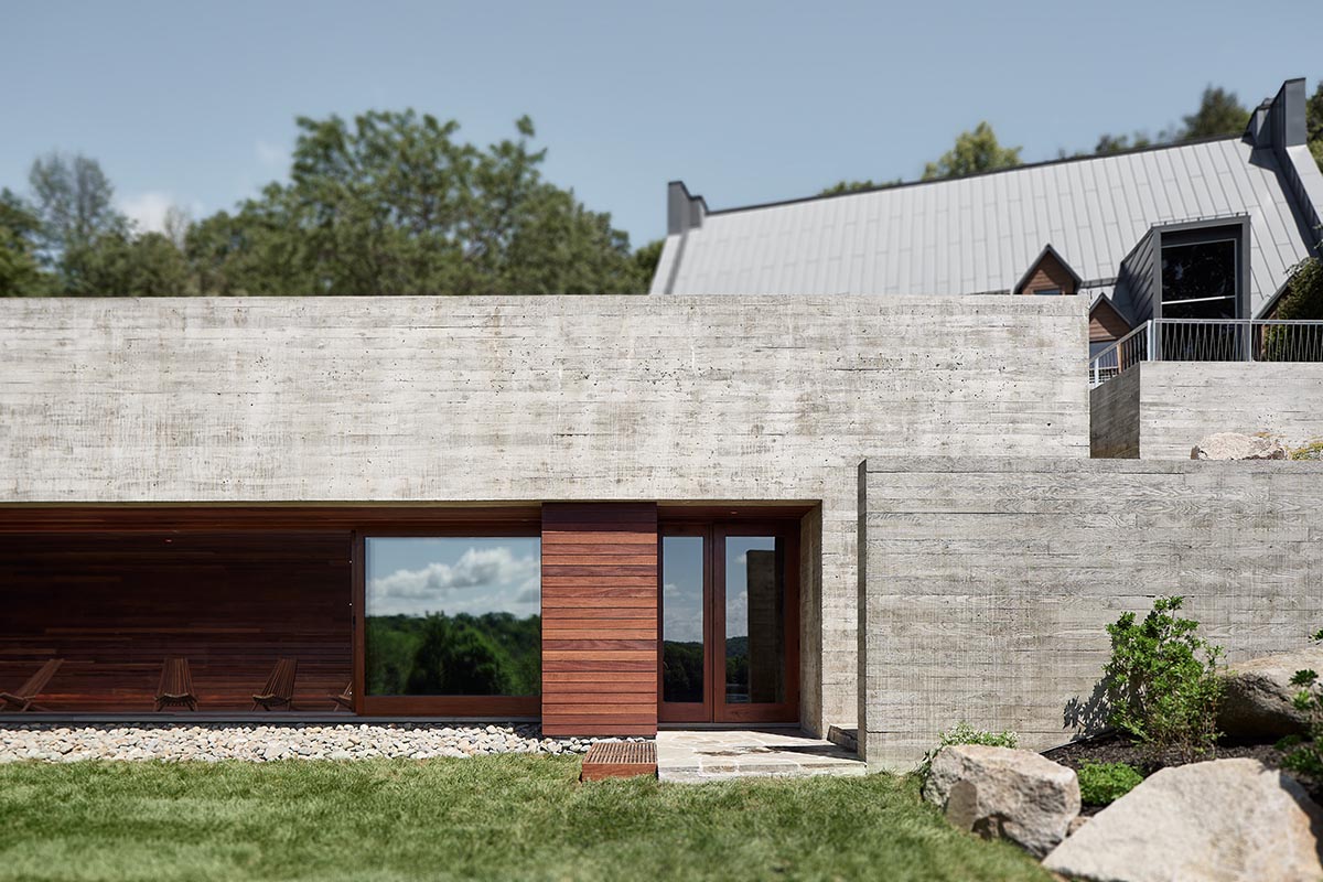 MacKay-Lyons Sweetapple Architects expands a concrete spa and thermal reserve in Quebec