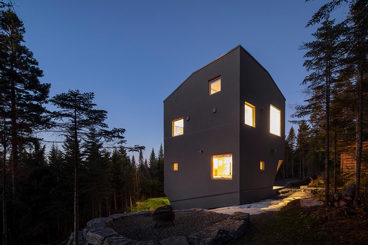 Quinzhee Architecture imagines a rustic retreat like a climbing block in Canada