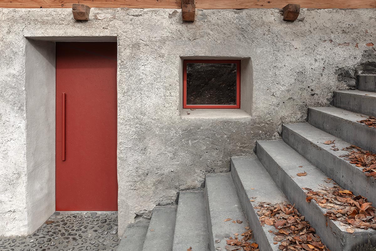 Whispers of renewal: bergmeisterwolf reimagines former chicken coop as a retreat in Italy