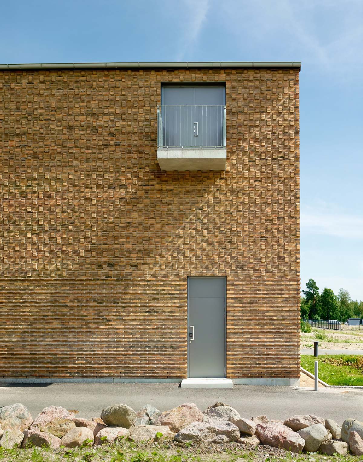 Kivinen Rusanen Architects built a substation featuring a patterned brick façade