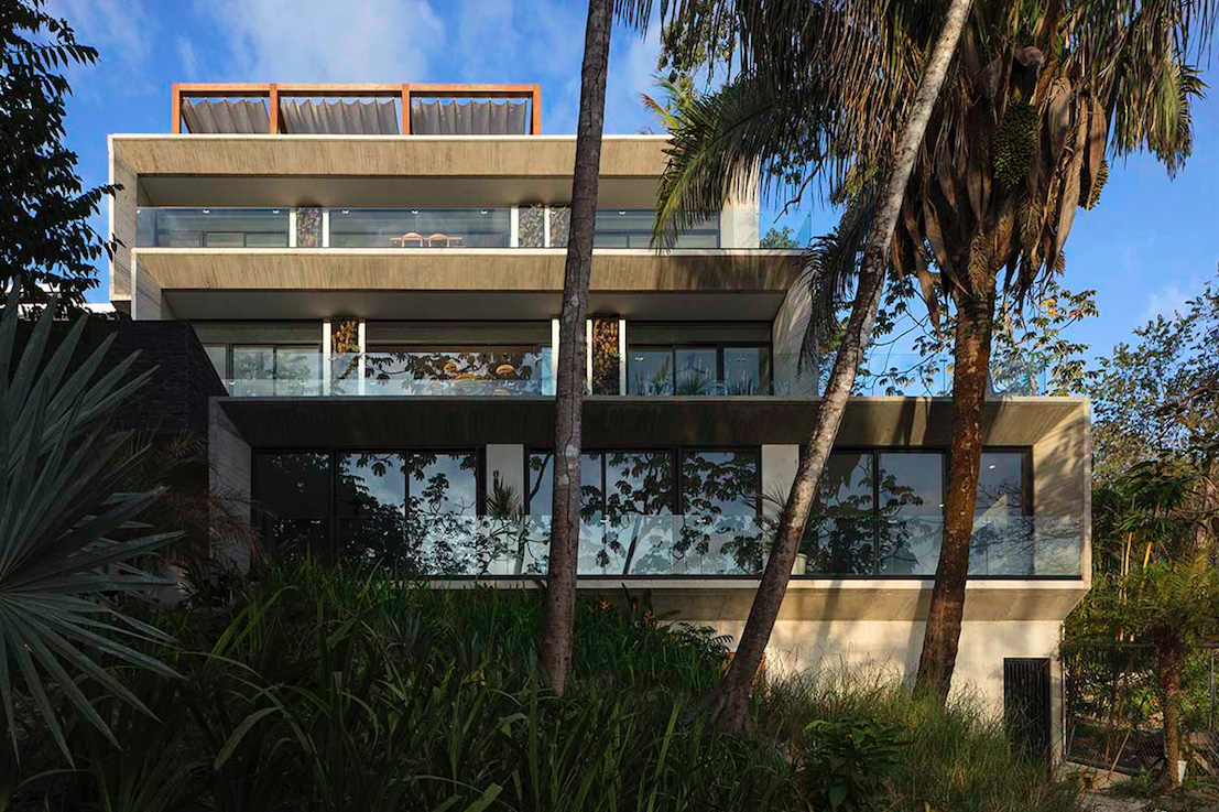 VOID completes Guarumo Residence with staggered volumes in Costa Rican tropical landscape 