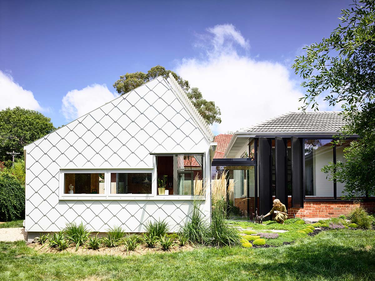 Austin Maynard Architects extends existing post-war Canberra house with two shingle-clad pavilions