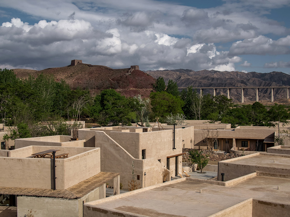 DAS Lab completes Lost Villa Boutique Hotel with earth-toned colours and smooth details in Ningxia