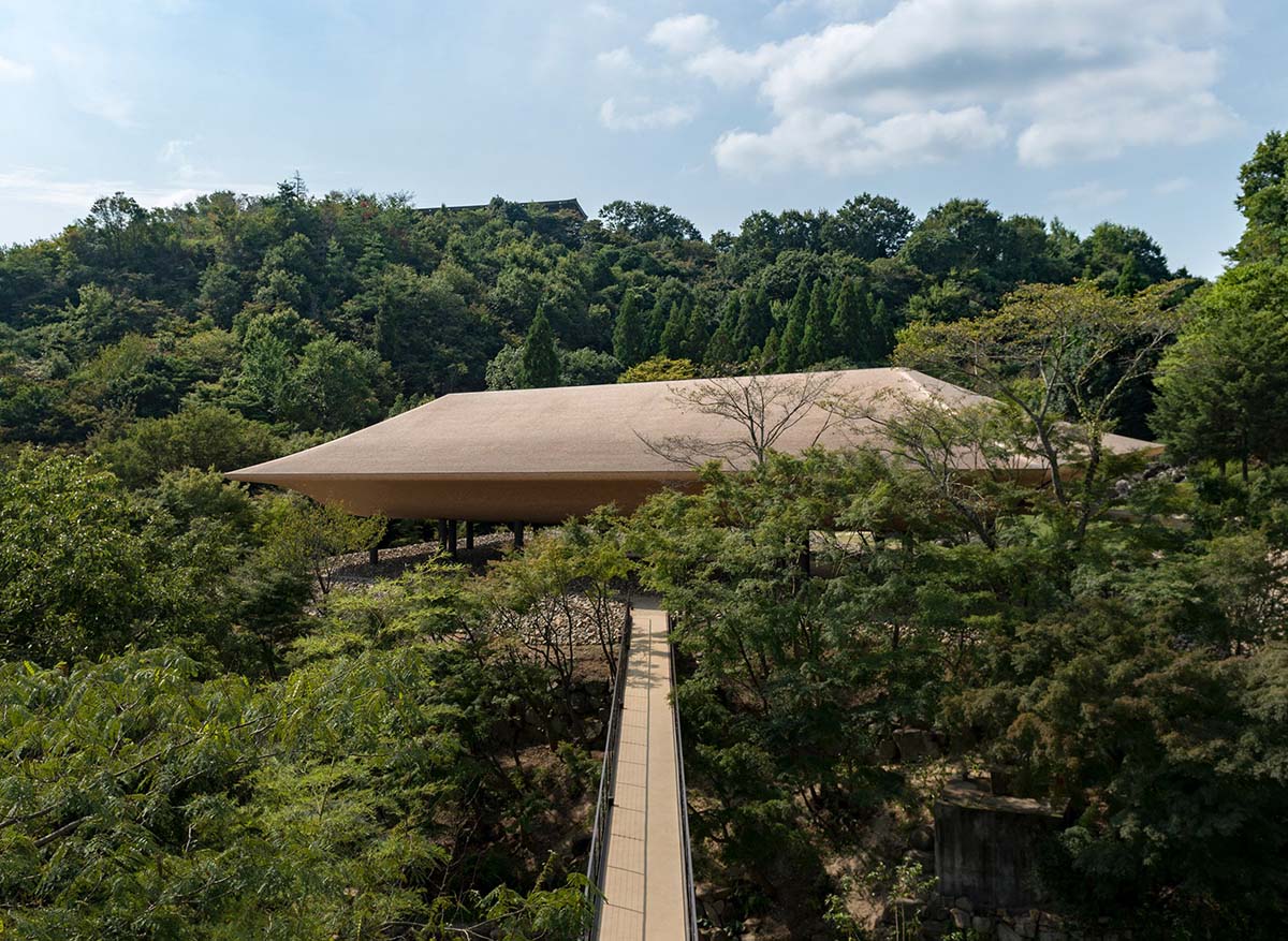 A well-contoured art pavilion is built to remind a historical tragedy in Hiroshima