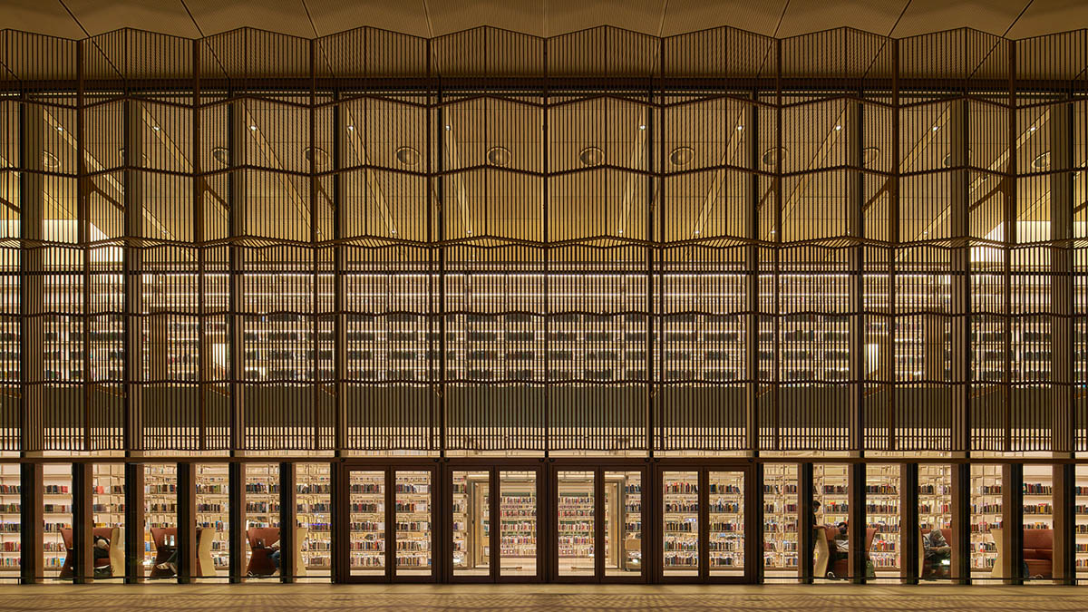 Foster + Partners completes new library and culture centre with large floating roof in Sharjah