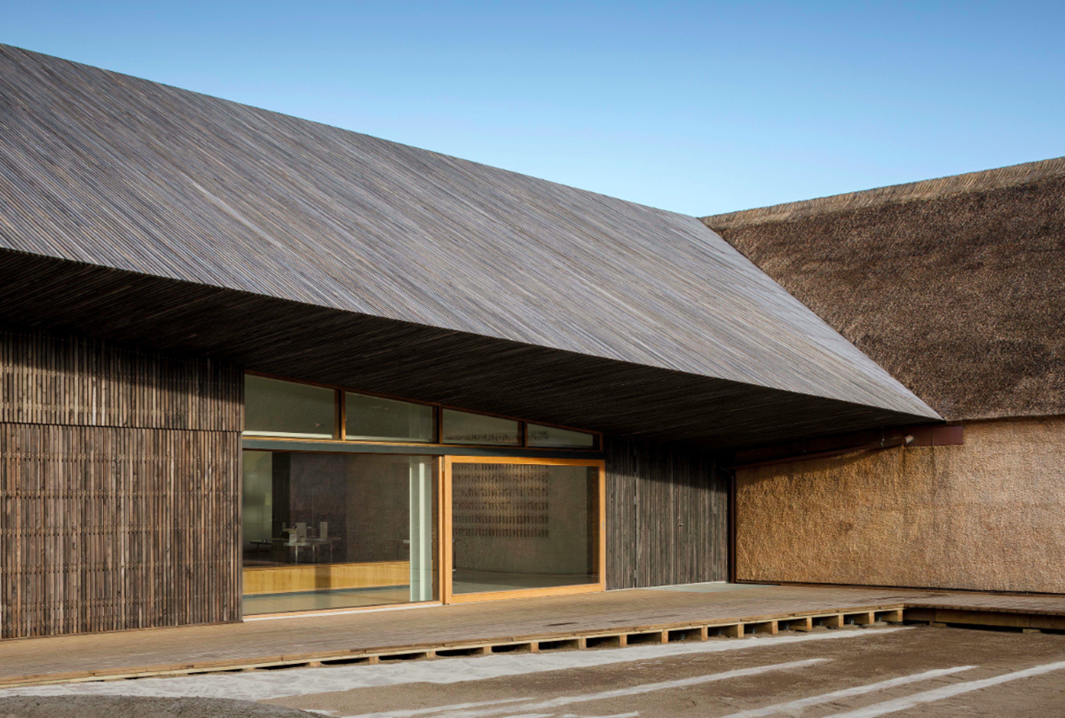 Dorte Mandrup Arkitekter completes new Danish Wadden Sea Centre made of harvested straw