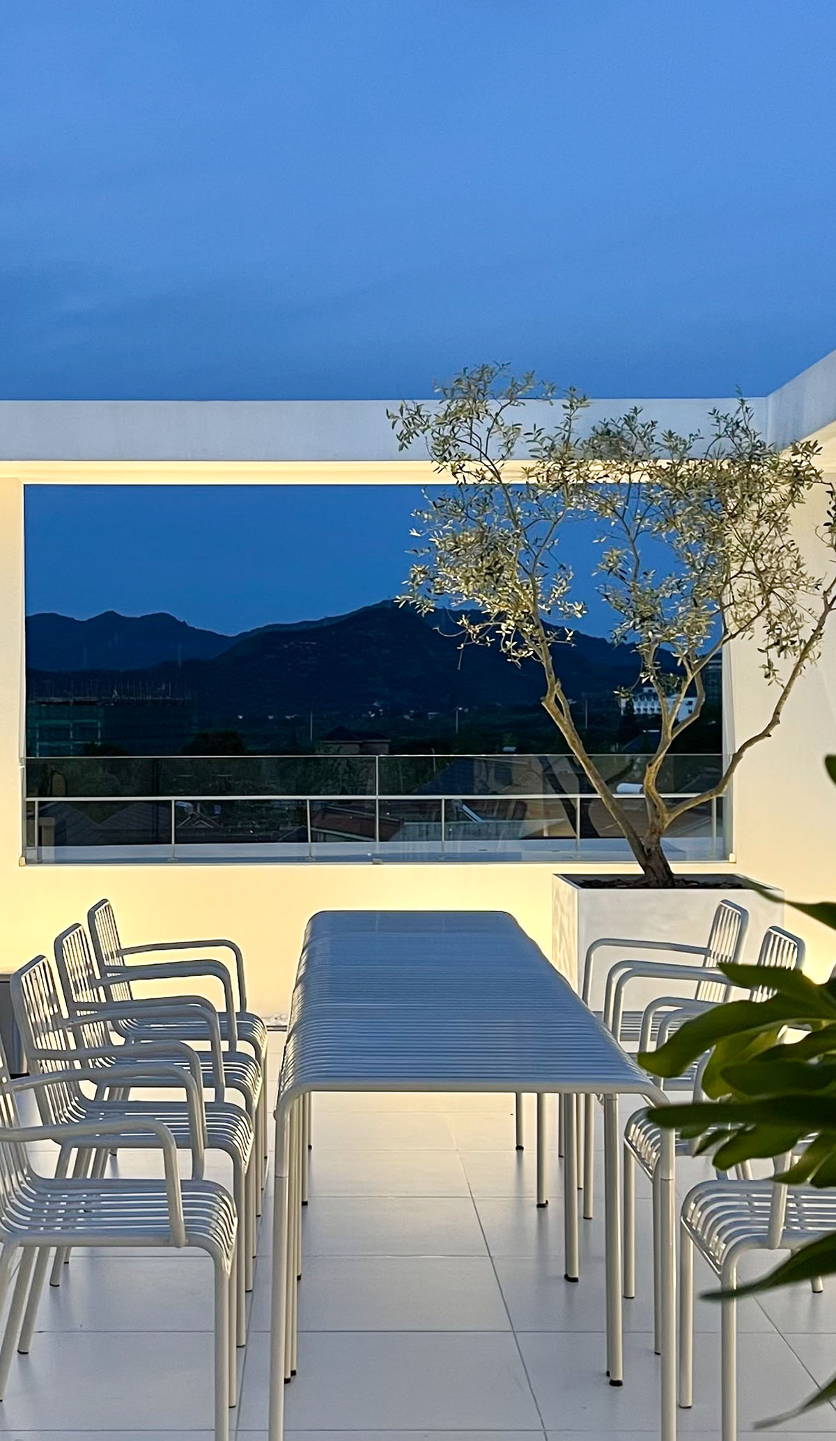 LQS Architects built boutique hotel featuring three-dimensional cut in Zhejiang Province