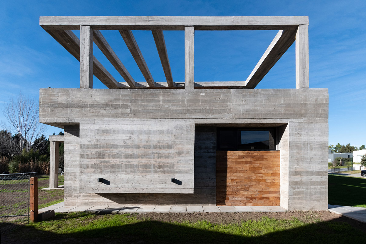 Pinasco/Pinasco Arquitectos completes concrete House 354 in Córdoba, Argentina