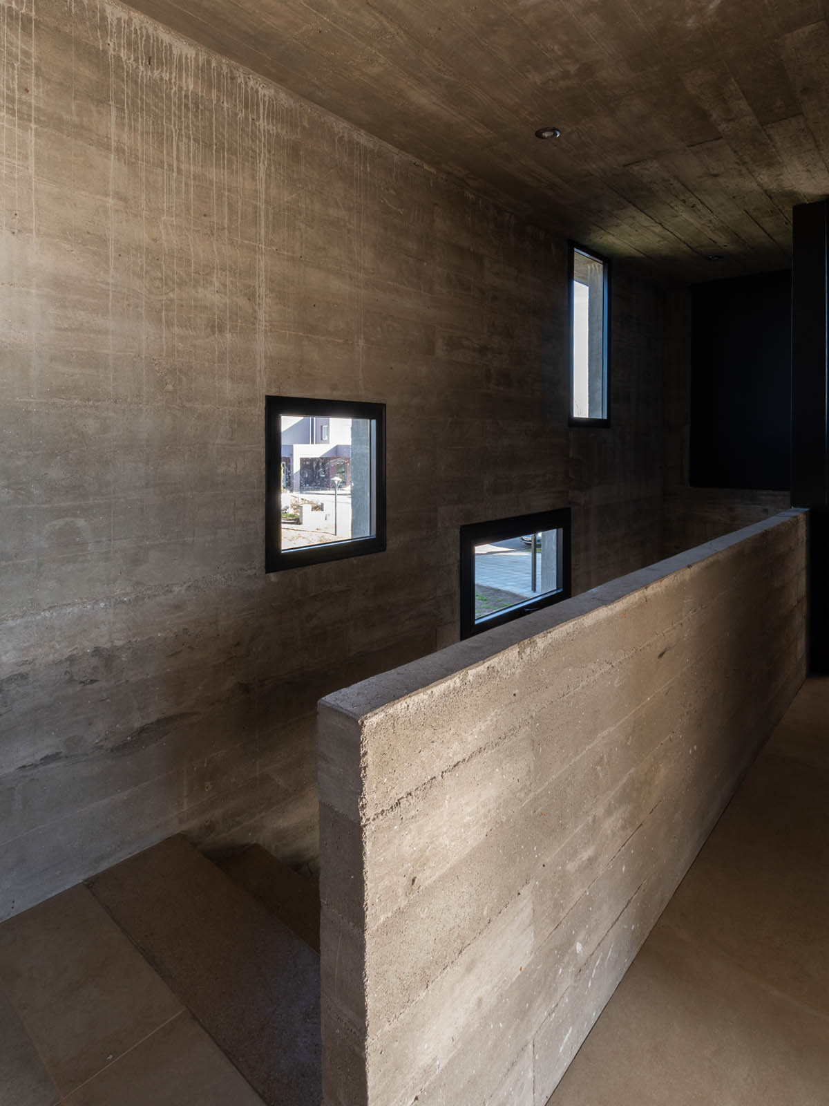 Pinasco/Pinasco Arquitectos completes concrete House 354 in Córdoba, Argentina