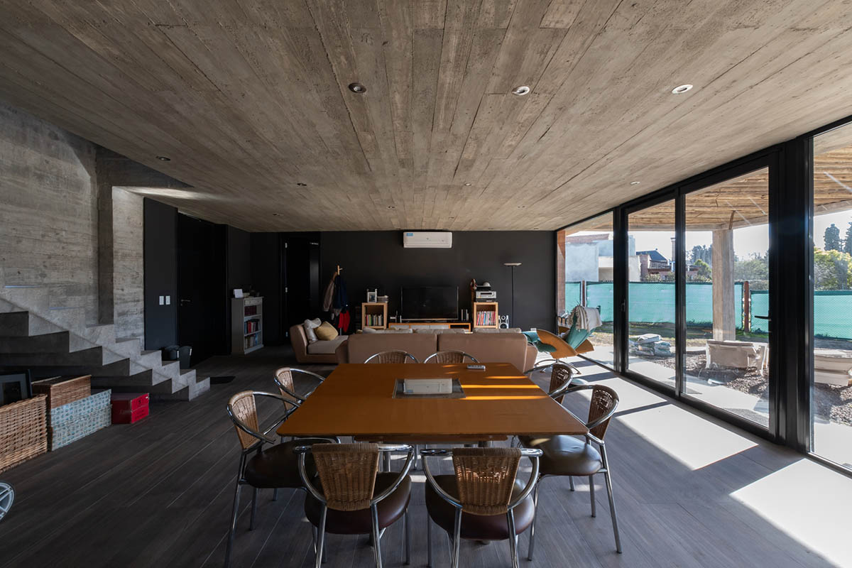 Pinasco/Pinasco Arquitectos completes concrete House 354 in Córdoba, Argentina