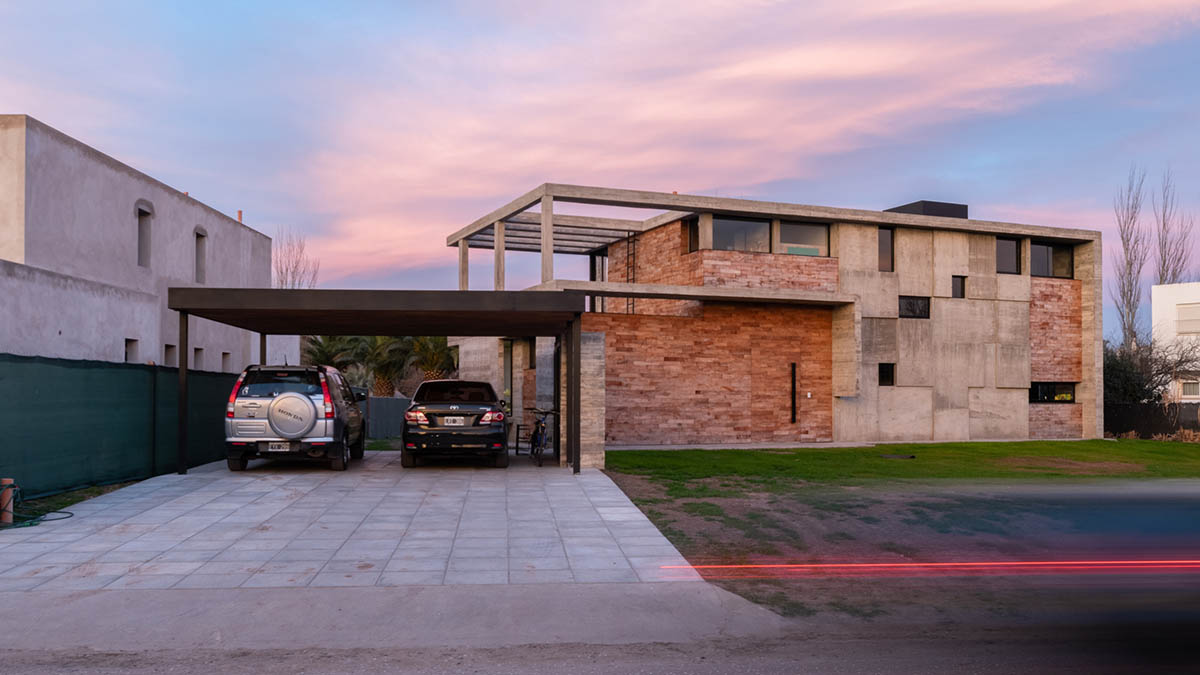 Pinasco/Pinasco Arquitectos completes concrete House 354 in Córdoba, Argentina