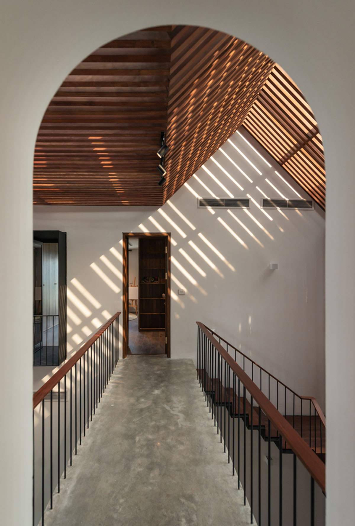 Nemo Studio's Vietnamese Villa AD8 brings tropical atmosphere inside with natural elements