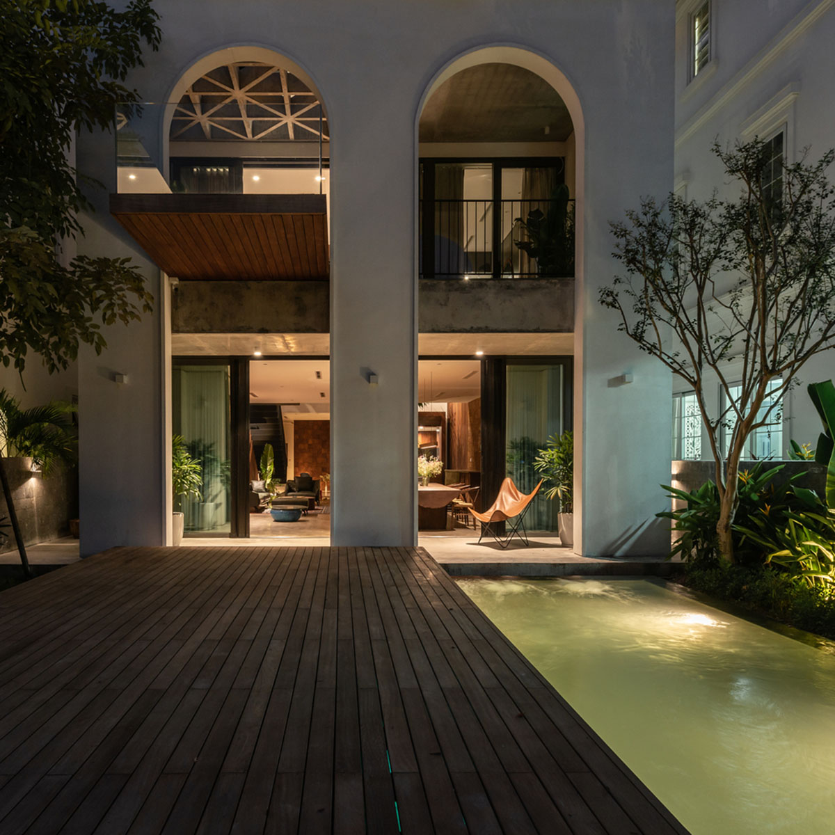 Nemo Studio's Vietnamese Villa AD8 brings tropical atmosphere inside with natural elements
