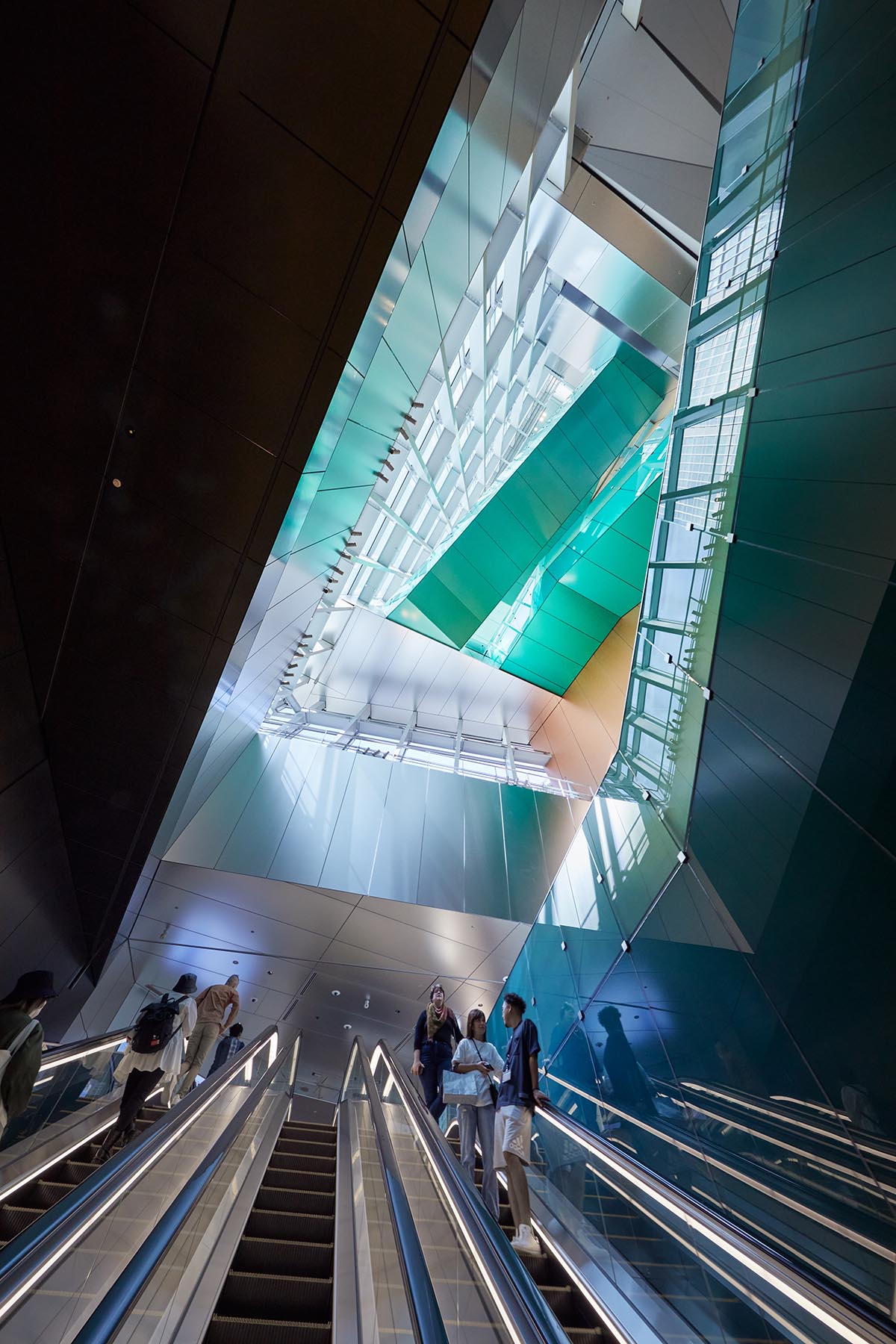 OMA completes its first project in Tokyo, Toranomon Hills Station Tower 