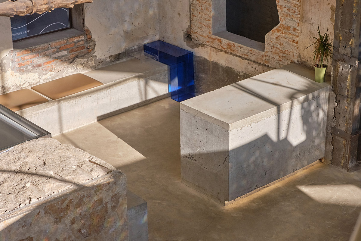 TRI-ORANGE DESIGN converts old industrial building into a photography studio in China 