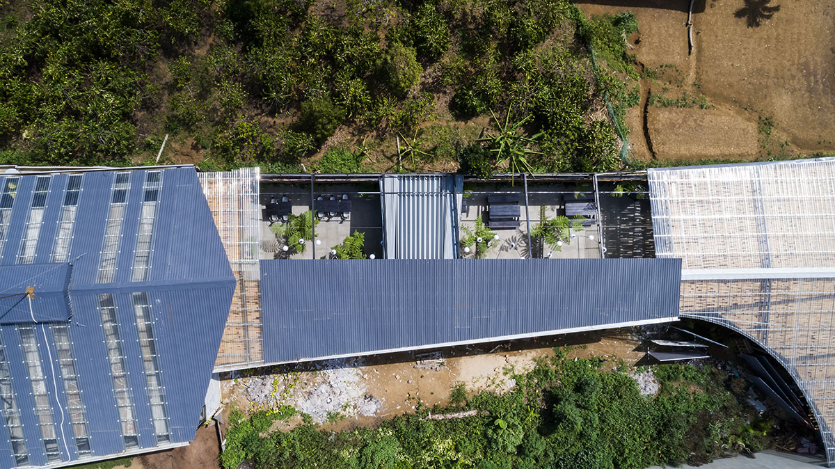 The Bloom brings thousands of woods together for the roof of Mix Restaurant in Vietnam 