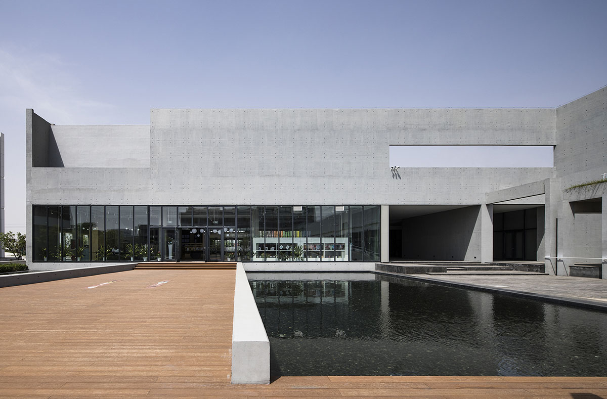 y.ad studio completes production center for clothing industry in Cangzhou, China