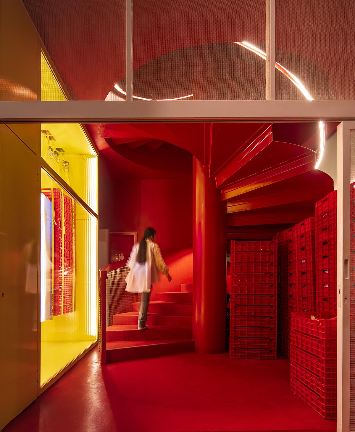 TAEP/AAP creates restaurant featuring a multifunctional grand canopy in Kuwait 