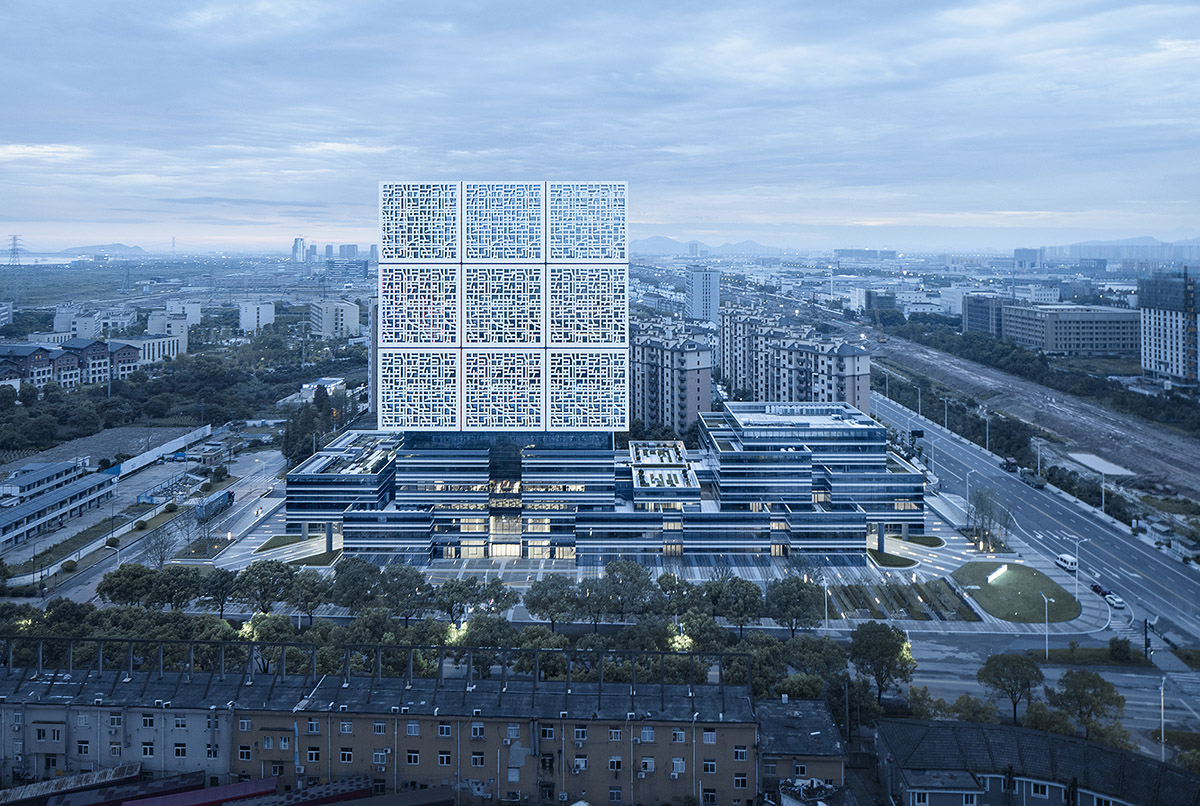 UAD completes Cube office building with staggered cubic