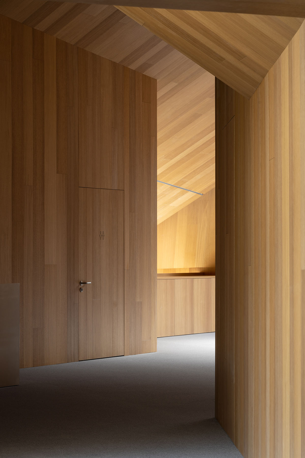 Brixen Public Library by Carlana Mezzalira Pentimalli acts like 