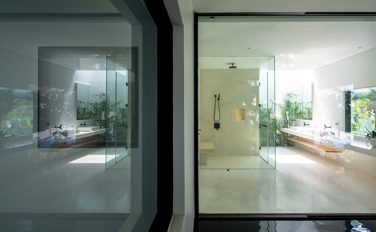 MIA Design Studio compensates the lack of green spaces of Vietnam with planted pop-up balconies